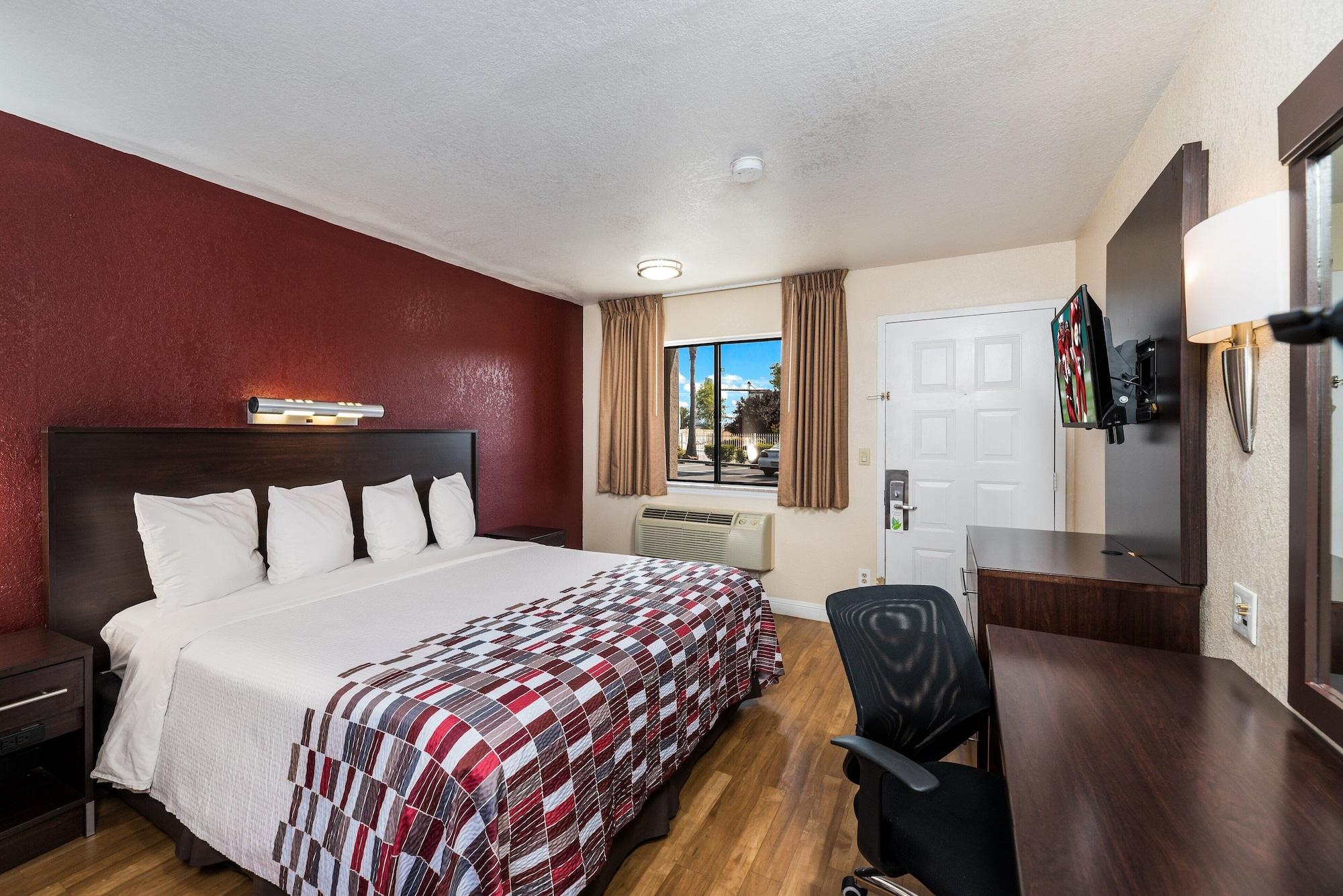 Red Roof Motel 2*